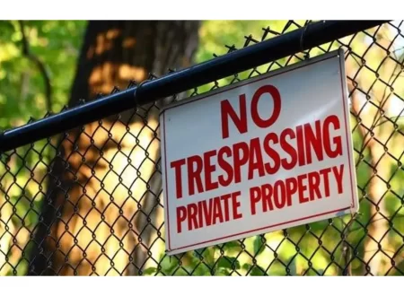 No trespassing private property