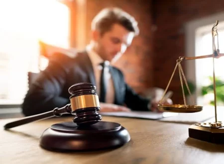 how much do lawyers make