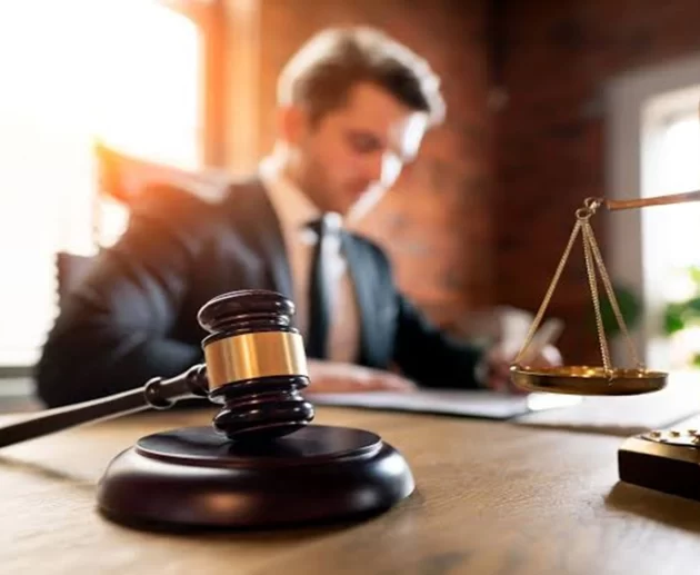 how much do lawyers make